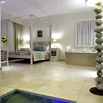 Mitos Hotel 4*