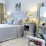 Mitos Hotel 4*